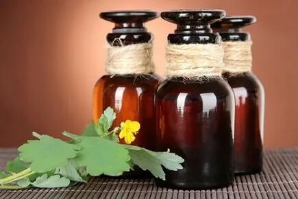 Aceite de celidonia para hongos en las uñas.